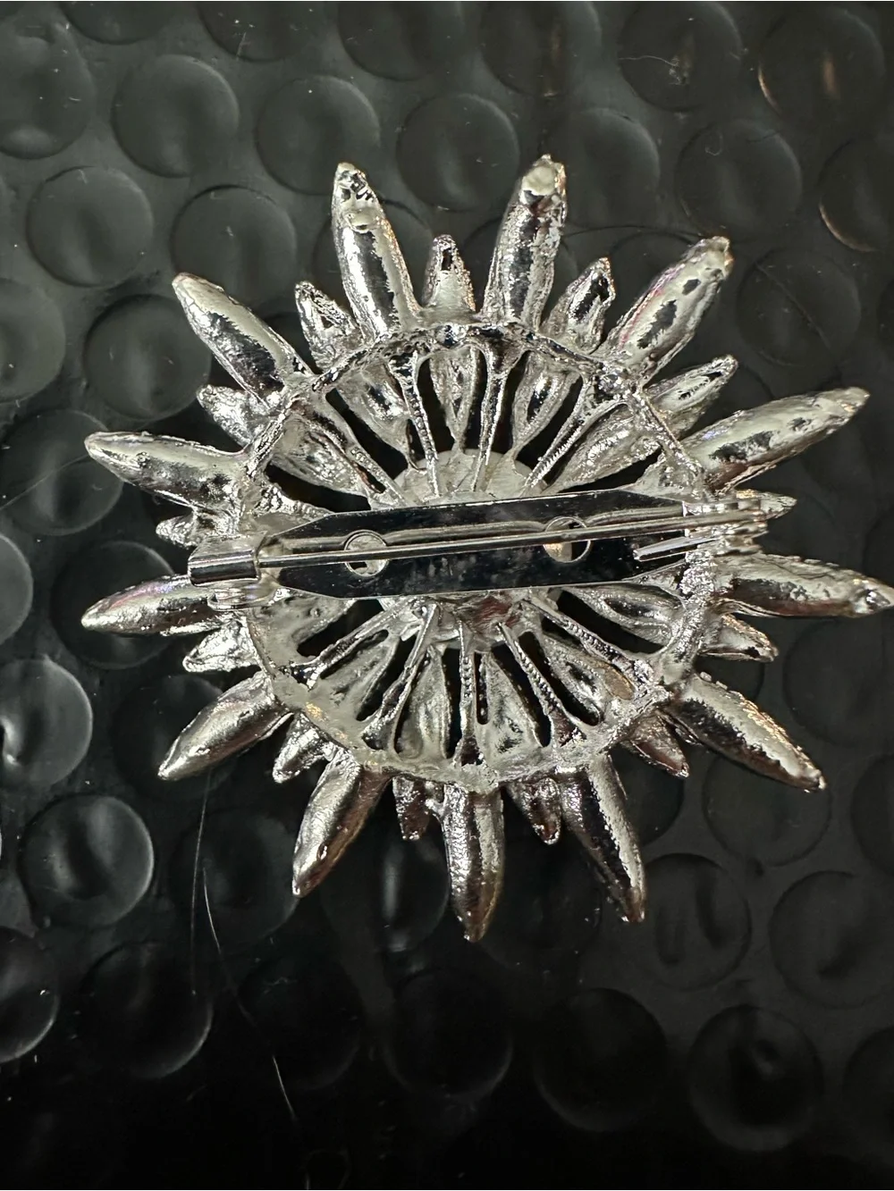 💎 Silver Tone Crystal Sunburst Flower Statement Brooch Pin Sparkly 2.25”